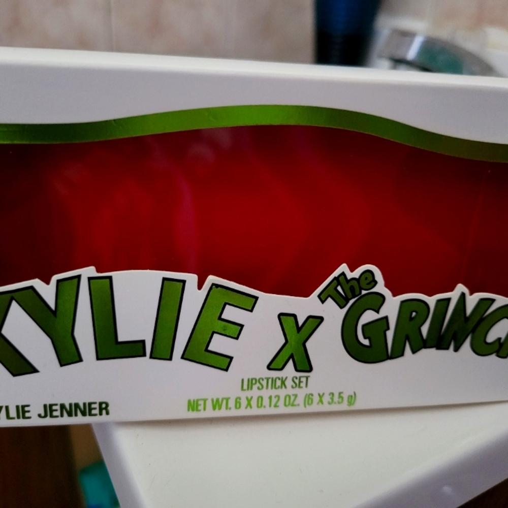 Kylie x grinch box